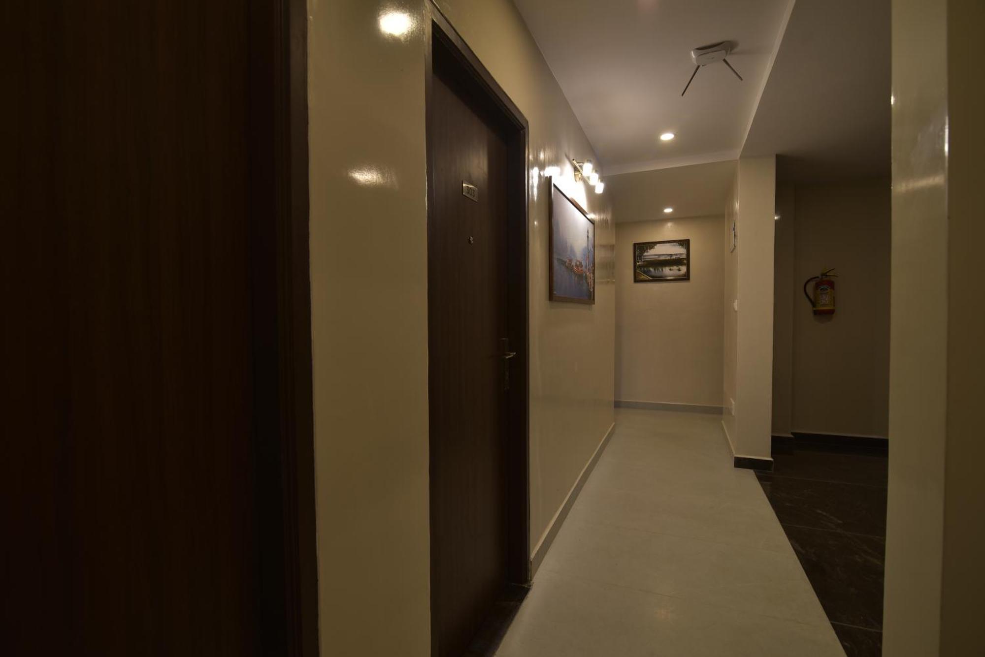 Address 24 Inn 벵갈루루 외부 사진