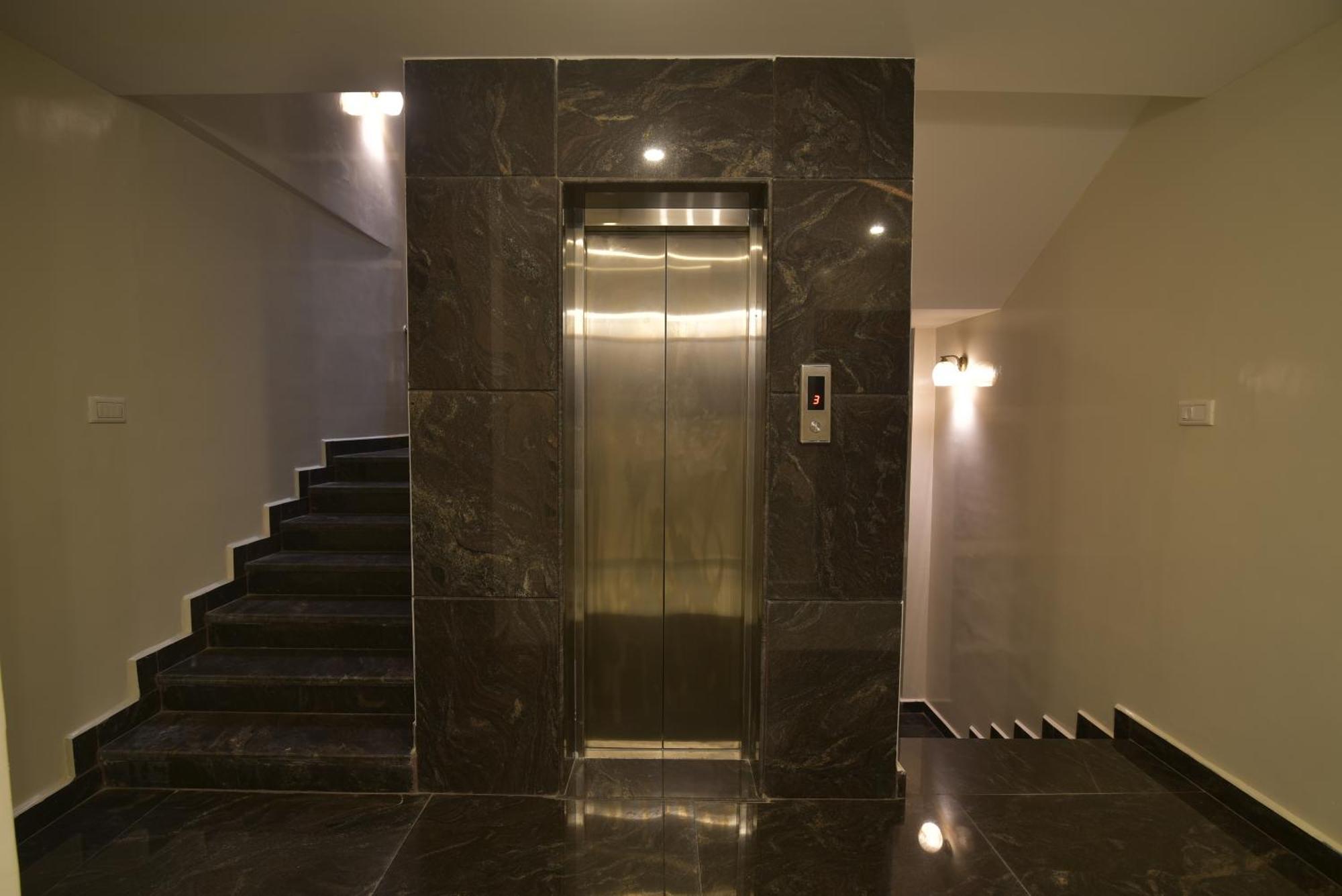 Address 24 Inn 벵갈루루 외부 사진